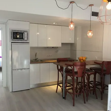 아파트 Center 2 Bedrooms *