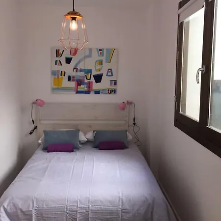 Center 2 Bedrooms *