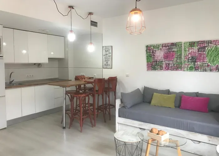 Center 2 Bedrooms