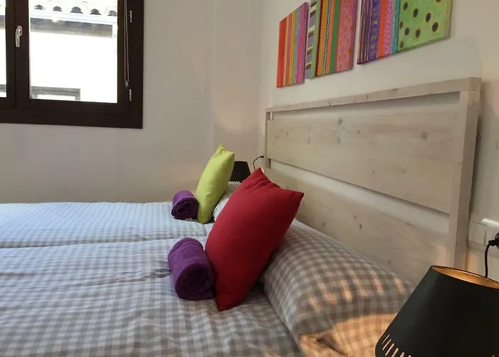 Center 2 Bedrooms